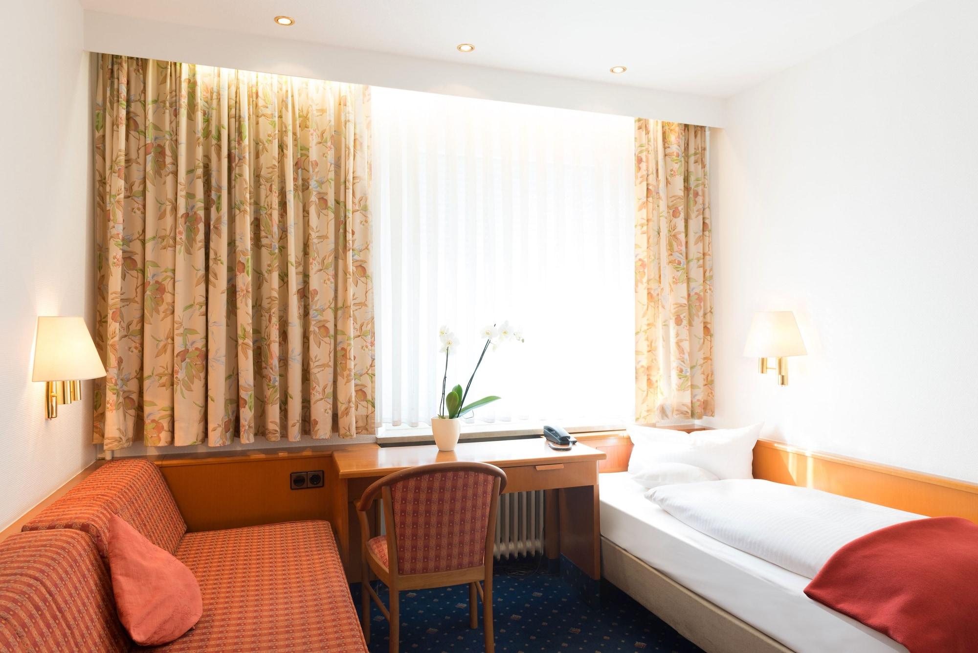 Ringhotel Loew´s Merkur 4* Nürnberg